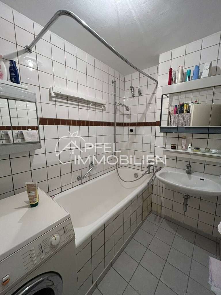 Immobilie in Metzingen - Wohnen mit Fernblick - Gepflegte 4,5-Zimmer-Eigentumswohnung in ruhiger Lage - Bild 1