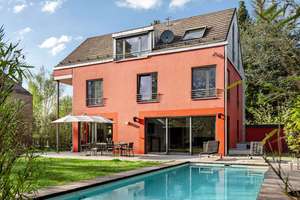 Exklusive Gartenvilla mit Pool in Hartmannshofen – Die vollständige Adresse der Immobilie erhältst du vom Anbieter., 80997 Obermenzing, München – Vorschaubild 2