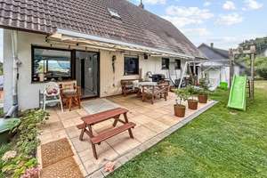 Schönes, lichtdurchflutetes Einfamilienhaus mit Einliegerwohnung und Garten in Fronhausen – Die vollständige Adresse der Immobilie erhältst du vom Anbieter., 35112 Fronhausen – Vorschaubild 4