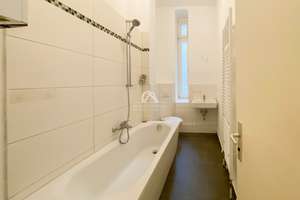 BEZUGSFREIE 2-ZIMMER-WOHNUNG IM HINTERHAUS|MIT CA. 60QM TERRASSEN-GENEHMIGUNG | PROVISIONSFREI – Libauer Straße 15, 10245 Friedrichshain, Berlin – Vorschaubild 5