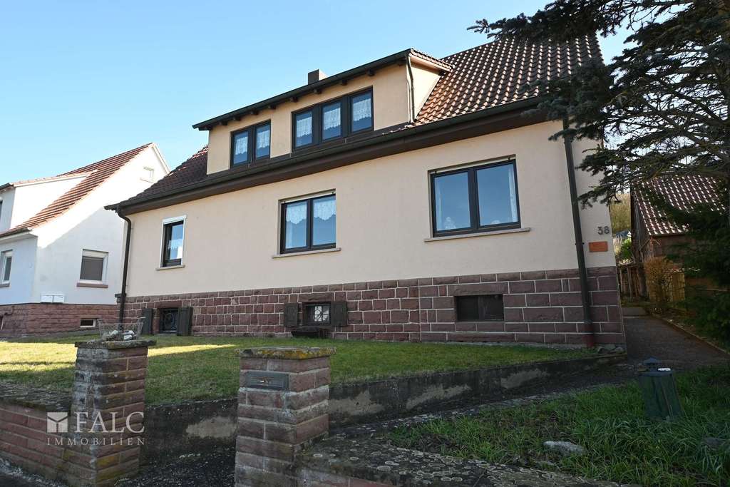 Immobilie in Kreuzwertheim - Wohnen in Bayern mit Viel Grund und Boden ! - Bild 2