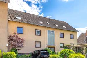 Maintal-Bischofsheim: Renovierte 3-Zimmer-Wohnung mit Süd-West-Balkon in gepflegter Wohneinheit