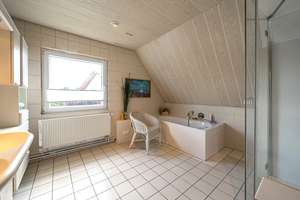 Endlich genug Platz für die ganze Familie–
Großzügiges Zuhause in Osternburg – Die vollständige Adresse der Immobilie erhältst du vom Anbieter., 26135 Osternburg, Oldenburg (Oldenburg) – Vorschaubild 20