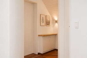 Maisonettewohnung in direkter Rheinnähe mit Balkon, Kamin & Einbauküche im Herzen von Rodenkirchen – Die vollständige Adresse der Immobilie erhältst du vom Anbieter., 50996 Rodenkirchen (Ortsteil), Köln – Vorschaubild 17