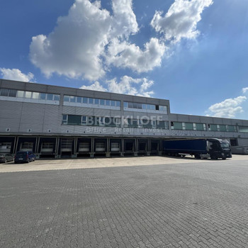 Duisburg-Ruhrort | ca. 17.000 m² Hallenfläche | kurzfristige Laufzeiten möglich!