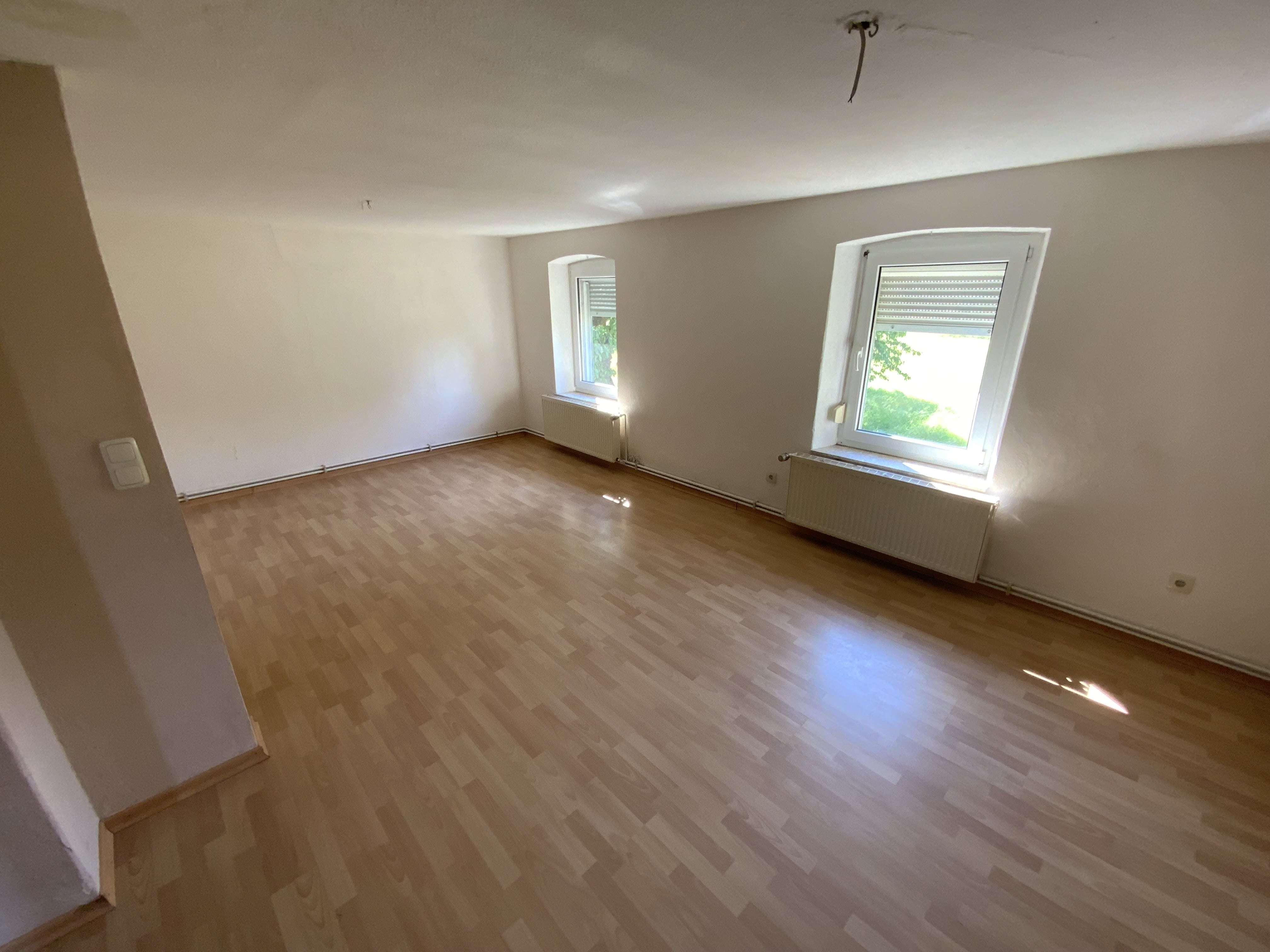 Immobilie in Lage - Sanierungsobjekt mit Charme und Potential



 - Bild 0