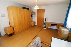 Wohnhaus mit großzügigem Platzangebot, zwei Garagen und wunderschönem Ausblick! – Reutlingen (Kreis) – Vorschaubild 12