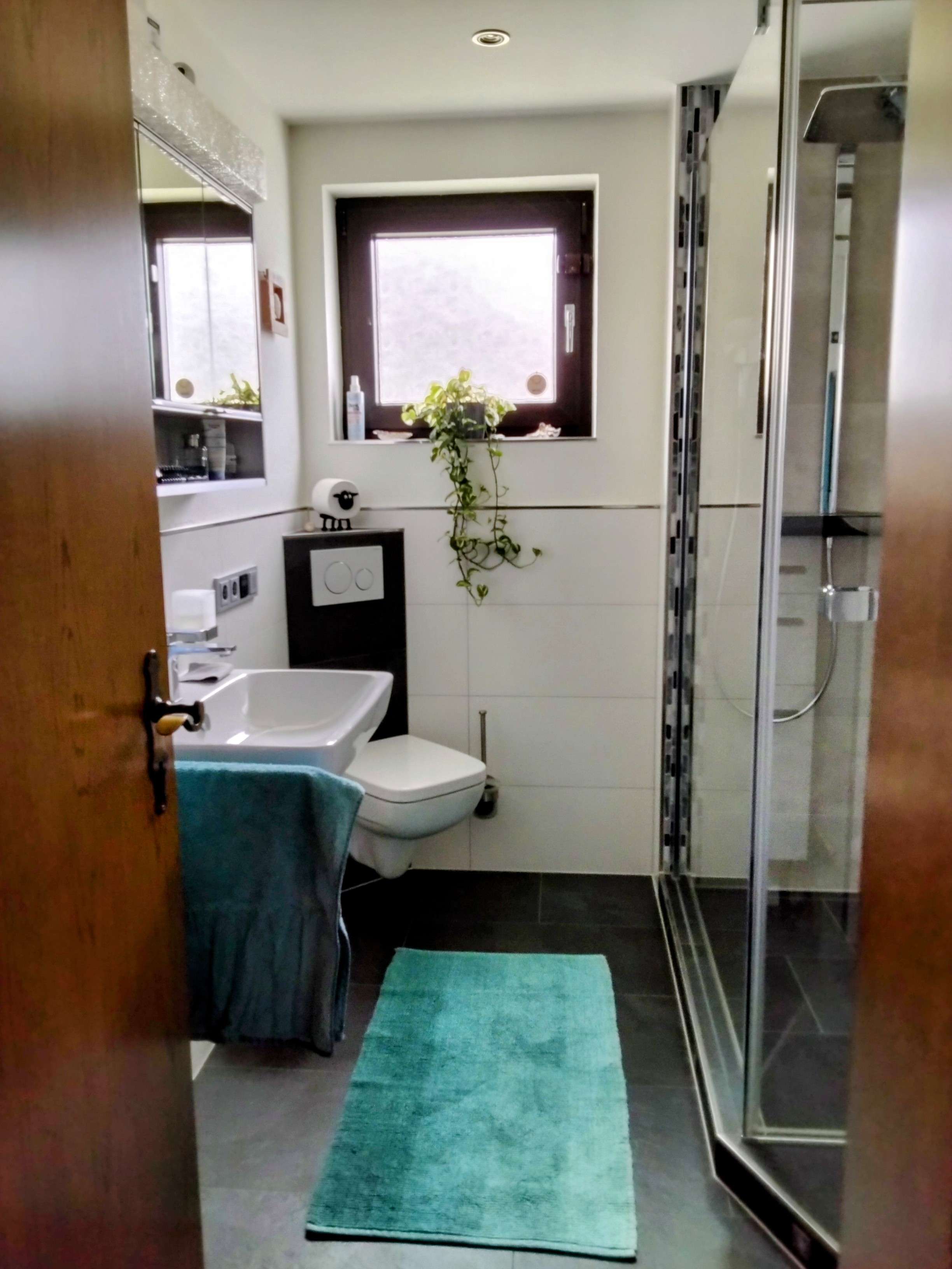 Immobilie in Großniedesheim - Einfamilienhaus mit 7 Zimmern und 230 m² Wohnfläche in Großniedesheim - Bild 2