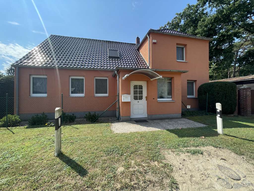 Immobilie in Schönwalde-Glien - Charmantes Einfamilienhaus mit Traumgarten in ruhiger Waldlage – direkt vom Eigentümer - Bild 1