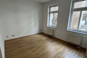 Bezugsfreie 2-Zimmer-Wohnung mit Balkon im Hinterhaus und Blick ins Grüne – Die vollständige Adresse der Immobilie erhältst du vom Anbieter., 4177 Altlindenau, Leipzig – Vorschaubild 3