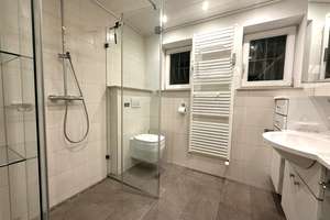 Großzügiges Zweifamilienhaus mit tollem Garten – Die vollständige Adresse der Immobilie erhältst du vom Anbieter., 84518 Garching an der Alz – Vorschaubild 8
