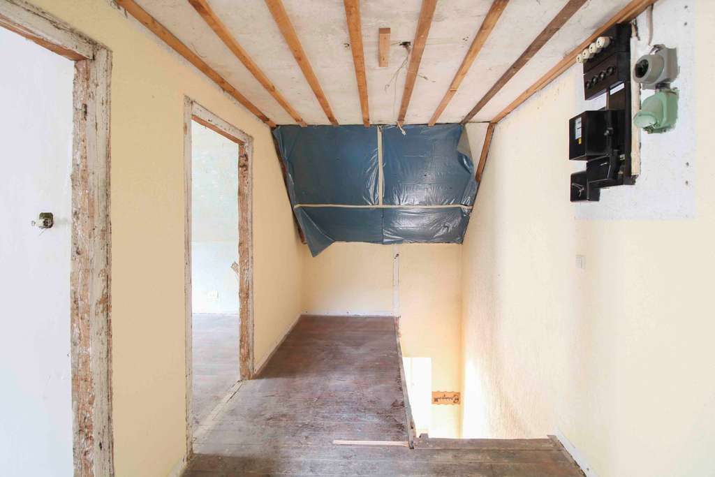 Immobilie in Lunzenau - Tolle Doppelhaushälfte in ruhiger Lage zum Ausbau - Bild 3