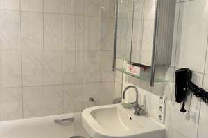 Hochwertige möblierte 2-Zimmer Wohnung mit Loggia & Stellplatz in Wiesbaden-Nordost – Die vollständige Adresse der Immobilie erhältst du vom Anbieter., 65193 Nordost, Wiesbaden – Vorschaubild 11