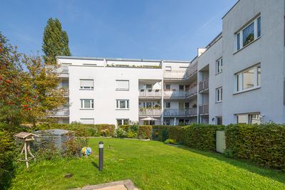 schöne 3-Zimmer-Wohnung mit Balkon und Einbauküche