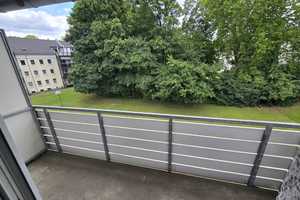 Schöne Wohnung in Hassels mit Vinyl-Böden – Langfuhrstr. 6, 40599 Düsseldorf – Vorschaubild 3