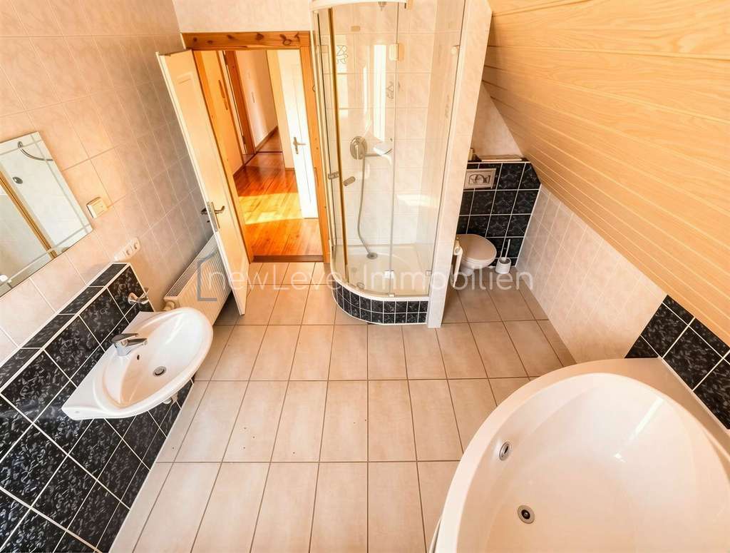 Immobilie in Laichingen - Haus mit Potenzial – Investieren in Charakter und Entwicklung - Bild 3