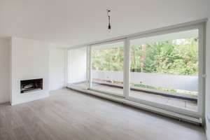 ELEGANTER 3-Zi. TRAUM IN WEISS. 2 TERRASSEN, OFFENER KAMIN, direkt am Unterbacher See – Die vollständige Adresse der Immobilie erhältst du vom Anbieter., 40627 Unterbach, Düsseldorf – Vorschaubild 2