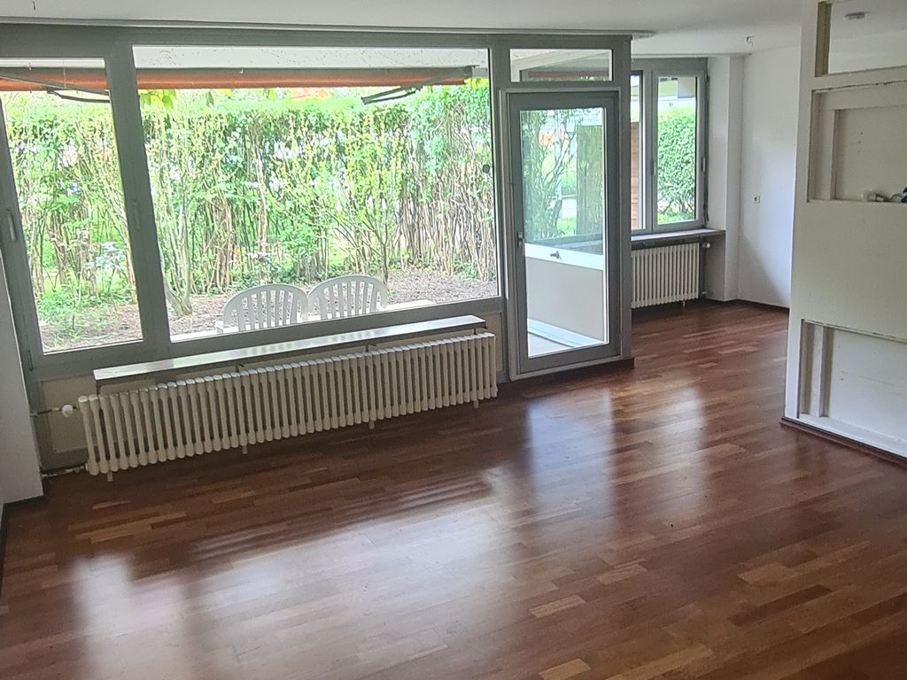 Schöne 3Zimmer EG Wohnung mit Terrasse ohne Einbauküche in der Wohnstadt Asemwald in Stuttgart