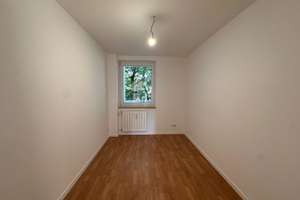 Moderne 4-Zimmer-Wohnung mit Balkon in Schweinau zu vermieten  – Ambergerstraße 36, 90441 Hohe Marter, Nürnberg – Vorschaubild 3