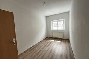 Sonnige 3 Raum Wohnung mit Balkon zum relaxen | + EBK auf Wunsch – Grenzgraben 18, 9126 Bernsdorf, Chemnitz – Vorschaubild 4