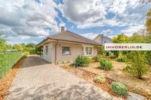 IMMOBERLIN.DE - Wunderbarer Bungalow mit Südterrasse & Garage in familienfreundlicher Lage – 16833 Fehrbellin – Vorschaubild 2