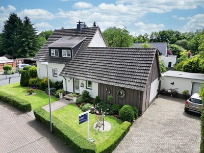 Ihr neues Familienparadies: 
Freistehendes Einfamilienhaus mit parkähnlichem Garten