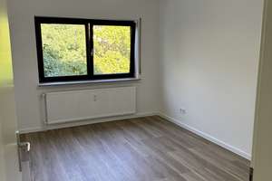 2,5-ZKB-Wohnung Erstbezug nach umfassender Sanierung mit Balkon, Grünblick & Tiefgaragenstellplatz – Breslauer Straße 16, 65203 Biebrich, Wiesbaden – Vorschaubild 9