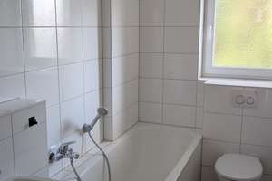 Top Grundriss! Zentral, schön und ruhig - 2,5 Zimmer mit tollem Balkon! – Uhlandstr. 54, 46047 Borbeck, Oberhausen – Vorschaubild 2