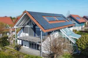 Architektur, Ruhe und Nachhaltigkeit: Sofort bezugsfreies Zuhause nahe Bielefeld