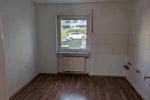 ab  sofort: teilrenovierte, helle, gut geschnittene 3ZKB Wohnung mit Balkon & Keller (Whg 11) – Wittgensteiner Str. 102, 57072 Bürbach, Siegen – Vorschaubild 6