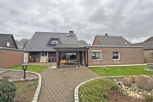 Voerde-Spellen: Doppeltes Wohnglück – Eigenbedarf trifft Rendite – Die vollständige Adresse der Immobilie erhältst du vom Anbieter., 46562 Voerde (Niederrhein) – Vorschaubild 52