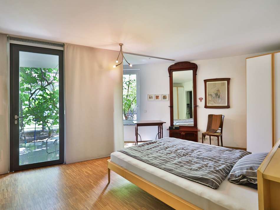 Schönes, helles Schlafzimme...