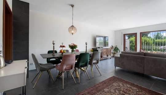 Bild von Gepflegtes Reihenhaus mit Garten und sonniger Lage – Frankfurt-Nied