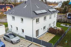 Moderne Doppelhaushälfte mit Südterrasse und kl. Garten, Neuwertig & Energieeffizient - EnEff. Kl. A – Dachauer Str. 29a, 85238 Dachau (Kreis) – Vorschaubild 1