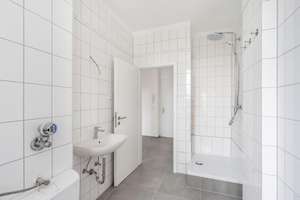 Leben in einer renovierten 3-Zimmer Wohnung mit Balkon – Die vollständige Adresse der Immobilie erhältst du vom Anbieter., 40225 Bilk, Düsseldorf – Vorschaubild 14