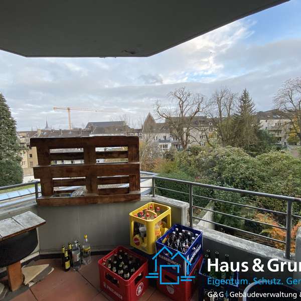*** charismatische 2-Zimmer-Wohnung - mit gemütlichem Balkon - in guter Lage im Pontviertel***