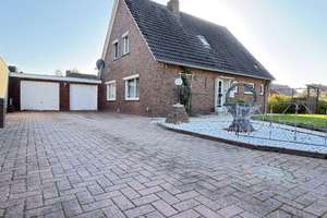 Einfamilienhaus mit großer Garage, Keller und Eigentumsgrundstück. – Die vollständige Adresse der Immobilie erhältst du vom Anbieter., 26529 Wirdum – Vorschaubild 3