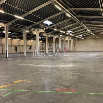 Sofort verfügbare Hallenfläche | Rampe + ebenerdiges Tor | RUHR REAL