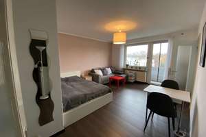 Stilvolle, gepflegte 1-Zimmer-Wohnung mit Balkon und EBK in Ramersdorf, München