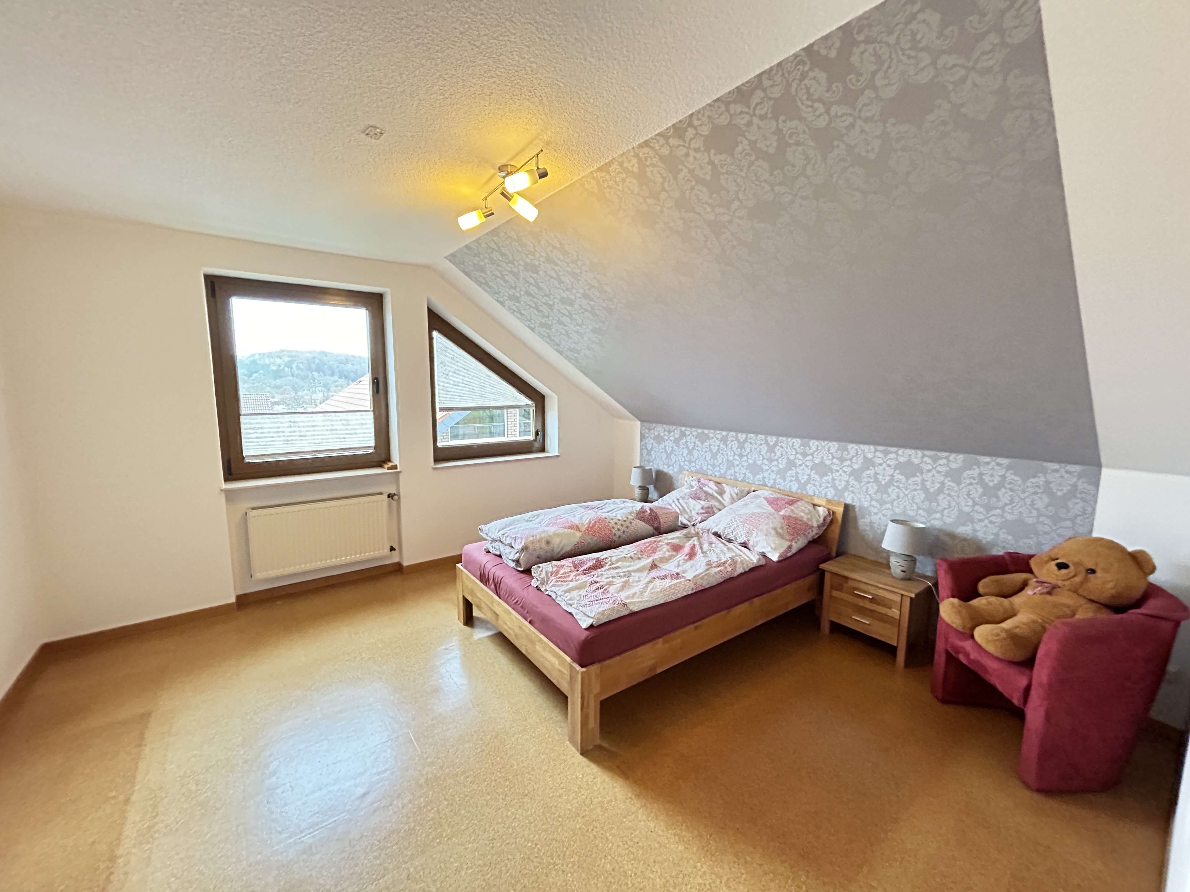 Immobilie in Diemelstadt - Zweifamilienhaus mit Doppelgarage in idyllischer Lage in Diemelstadt-Wrexen - Bild 1