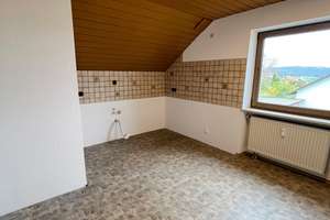 Charmante Dachgeschosswohnung mit Fernblick in Neunburg vorm Wald zu vermieten – Die vollständige Adresse der Immobilie erhältst du vom Anbieter., 92431 Neunburg vorm Wald – Vorschaubild 5