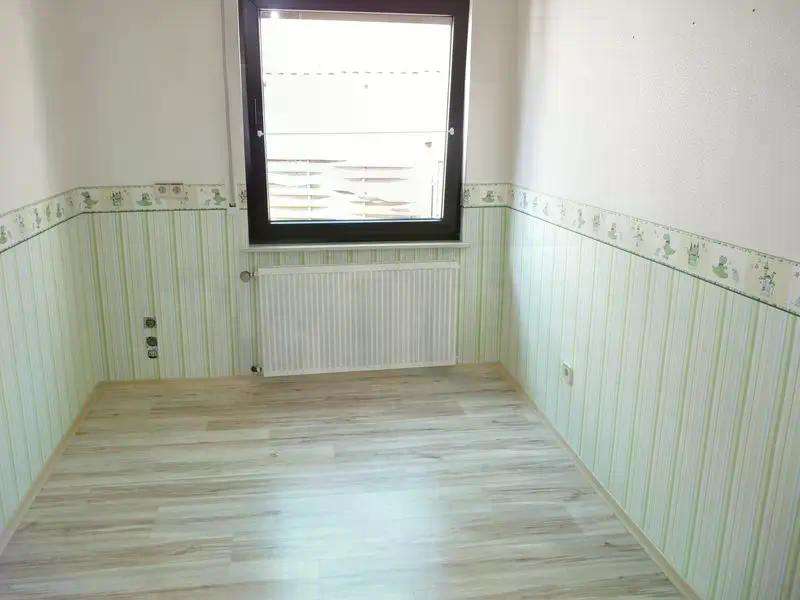 Immobilie in Wirscheid - Kleines Einfamilienhaus mit Terrasse und Garage - Bild 0