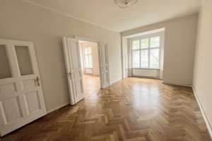 Renovierte 3-Zimmer-Wohnung mit Balkon