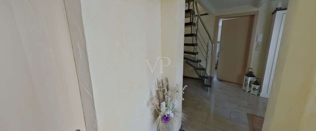 Immobilie in Sollstedt - Stilvoll modernisiertes Einfamilienhaus mit großzügigem Wohnambiente in sehr schöner Wohnlage in Sol - Bild 3