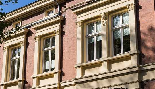 Bild von Dreifamilienhaus nebst 5 Garagen