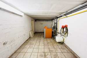 • Ihr neues zu Hause • Renovierungsbedürftiges Reihenhaus mit einem charmanten Innenhof • – Wickrather Str. 25, 41363 Neuss (Rhein-Kreis) – Vorschaubild 18