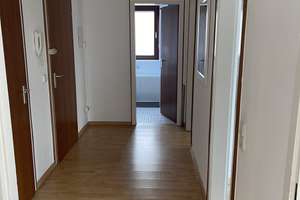 Modernisiertes Apartment in Düsseldorf: Zwei Zimmer mit Balkon – Die vollständige Adresse der Immobilie erhältst du vom Anbieter., 40627 Unterbach, Düsseldorf – Vorschaubild 2