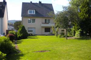 Ruhige, helle Dachwohnung mit Ausblick