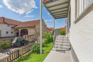 Zweifamilienhaus mit Doppelgarage in Kelheim! – Kelheim (Kreis) – Vorschaubild 3