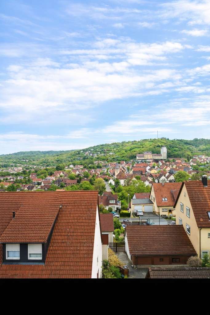 Immobilie in Niederstetten - Helle 2-Zi-Wohnung mit tollem Ausblick provisionsfrei zu verkaufen - Bild 0